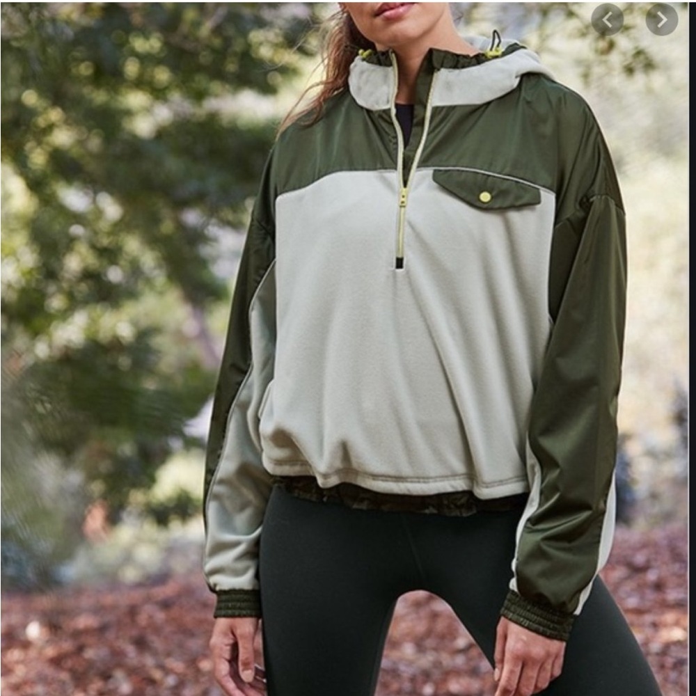 Athleta Women’s Zion Microfleece Half-Zip pullover